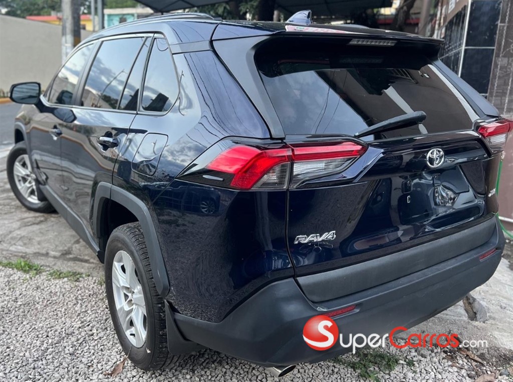 2020 Toyota RAV4 XLE — foto 5 / 9