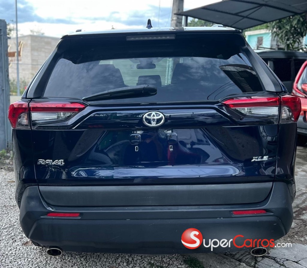 2020 Toyota RAV4 XLE — foto 6 / 9