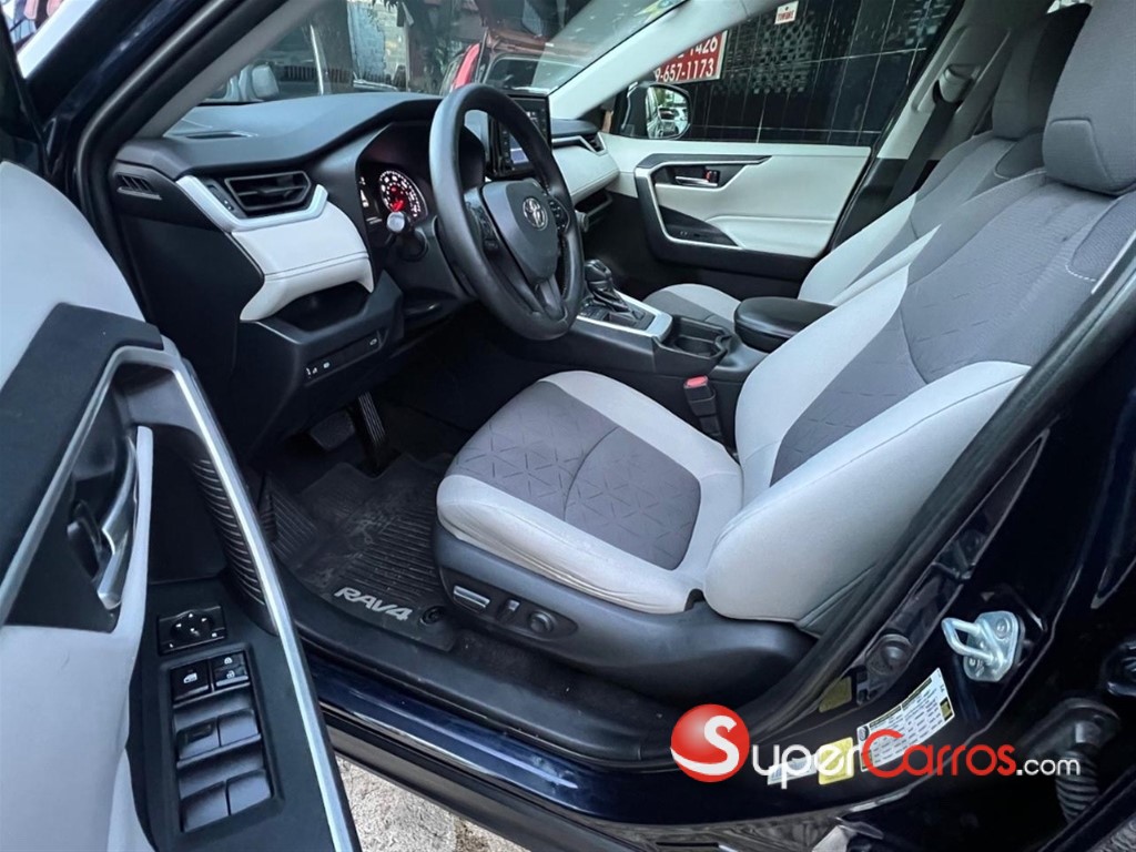 2020 Toyota RAV4 XLE — foto 7 / 9