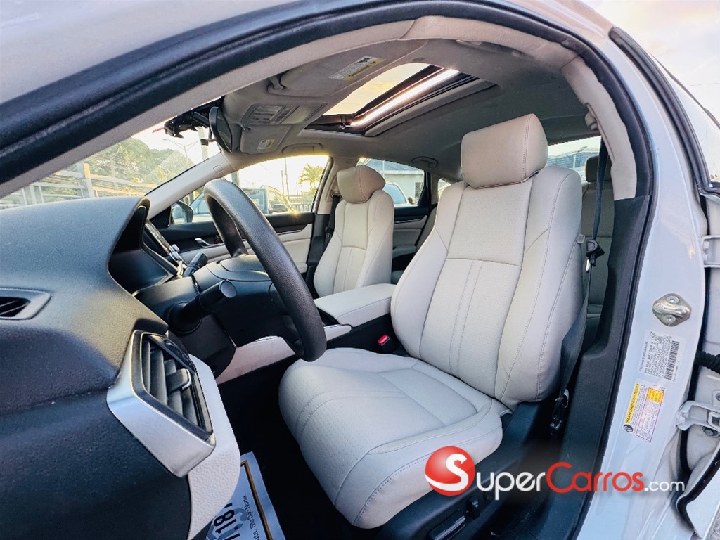 2020 Honda Accord EX — foto 6 / 12