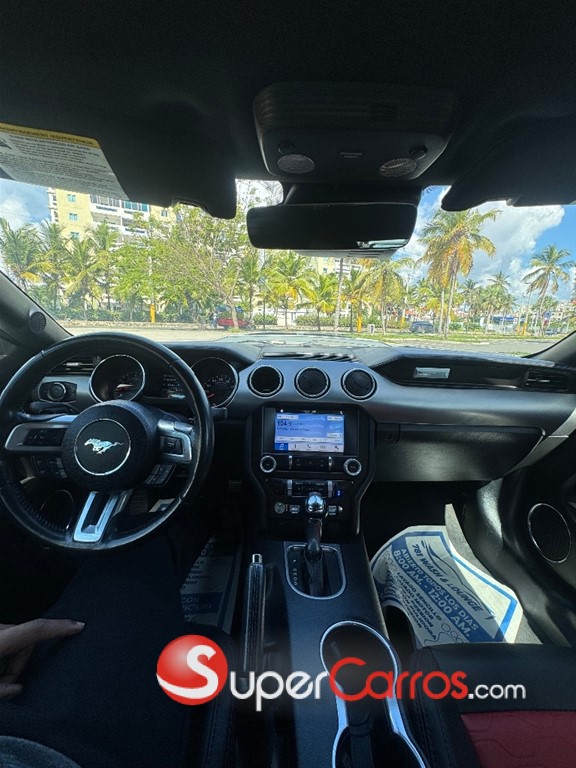 2021 Ford Mustang GT — foto 4 / 6