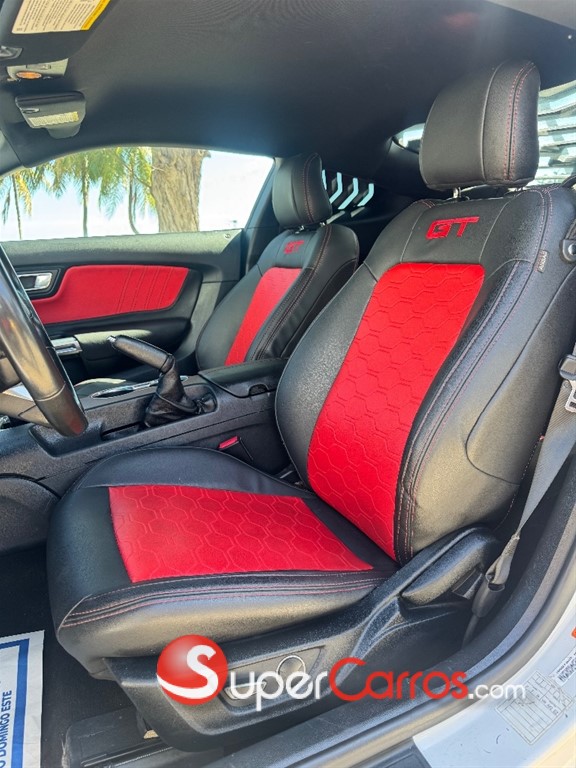 2021 Ford Mustang GT — foto 5 / 6