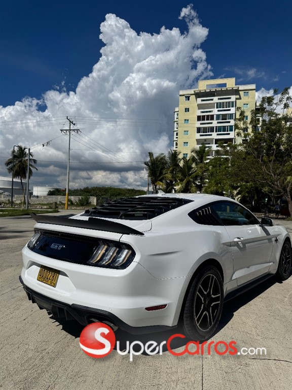 2021 Ford Mustang GT — foto 6 / 6