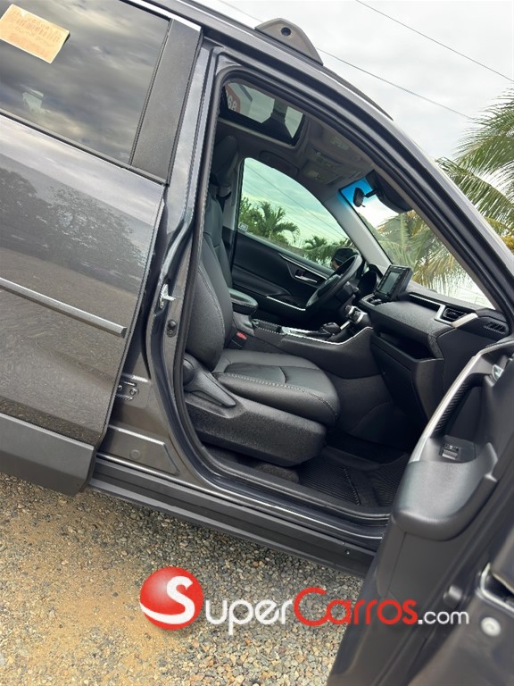 2020 Toyota RAV4 XLE — foto 7 / 8