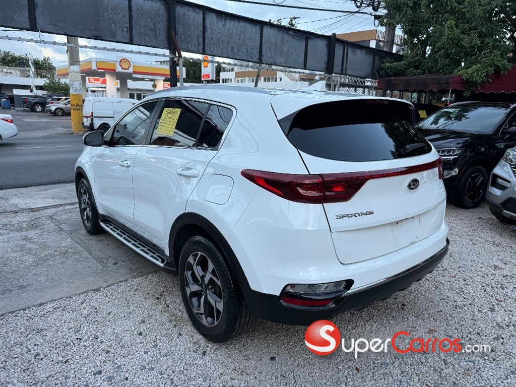 2020 Kia Sportage LX — foto 8 / 12