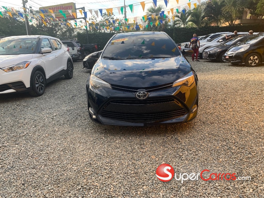2019 Toyota Corolla LE Plus — foto 2 / 6