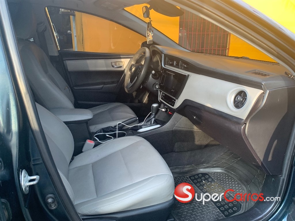 2019 Toyota Corolla LE Plus — foto 4 / 6