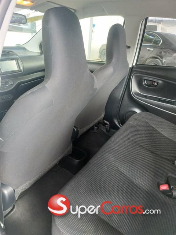 2020 Toyota VITZ — foto 5 / 7