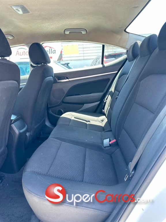 2020 Hyundai Elantra SE — foto 4 / 6
