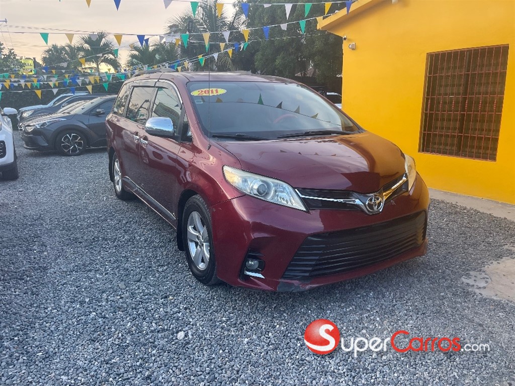 2011 Toyota Sienna XLE