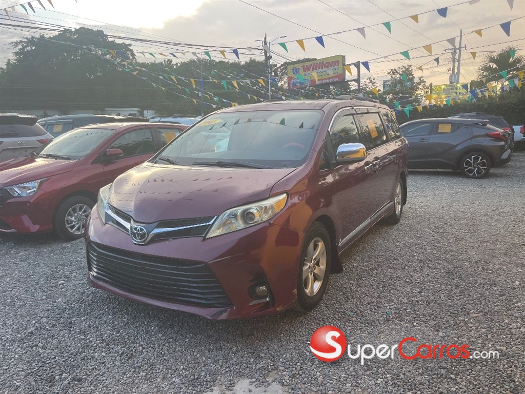 2011 Toyota Sienna XLE — foto 4 / 10