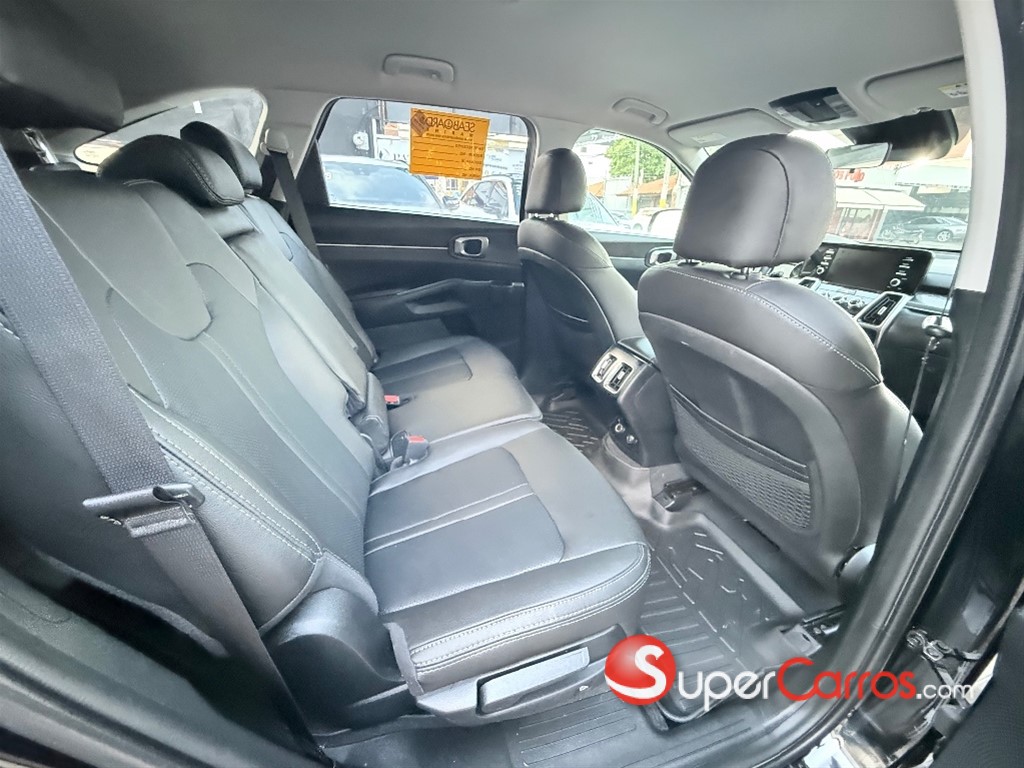 2022 Kia Sorento LX — foto 12 / 12
