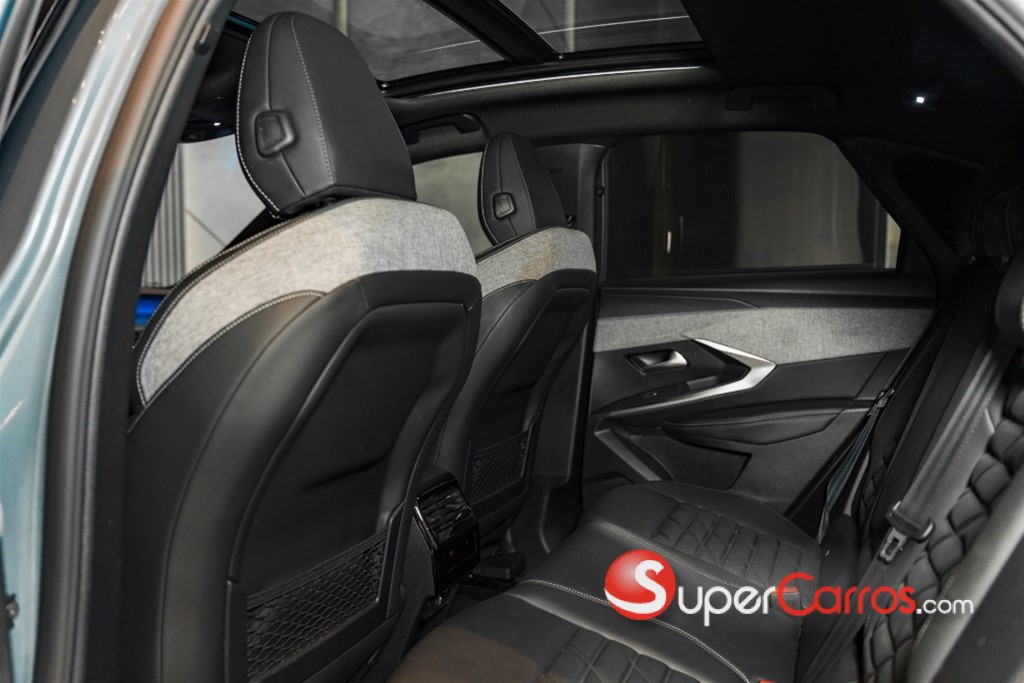 2025 Peugeot 3008 GT Line — foto 9 / 12