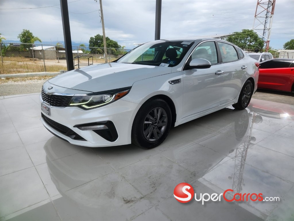 2020 Kia Optima FE — foto 9 / 12