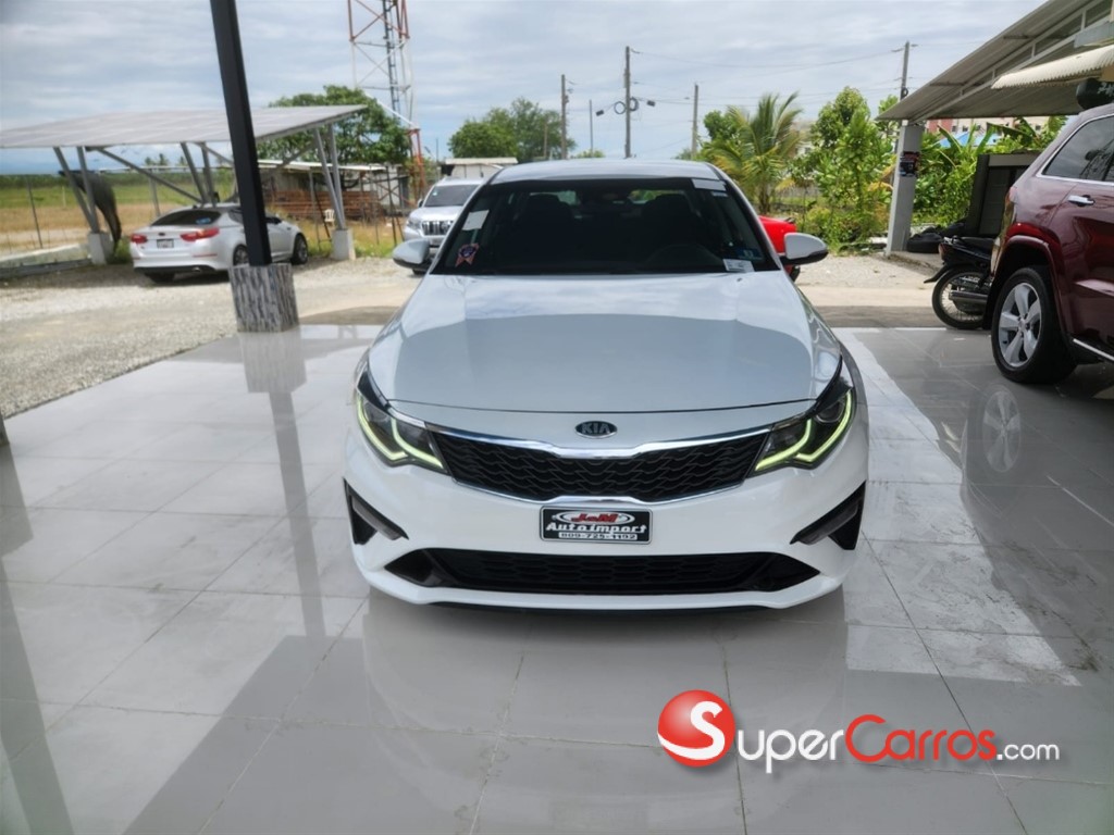 2020 Kia Optima FE — foto 11 / 12