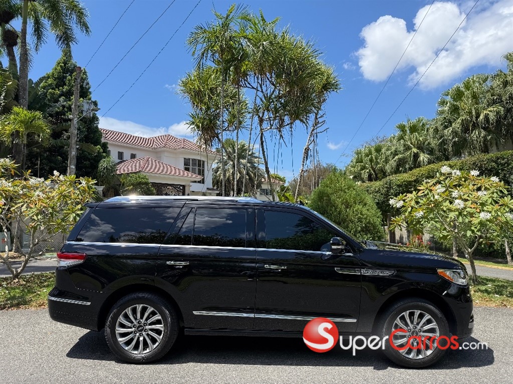 2023 Lincoln Navigator — foto 4 / 10