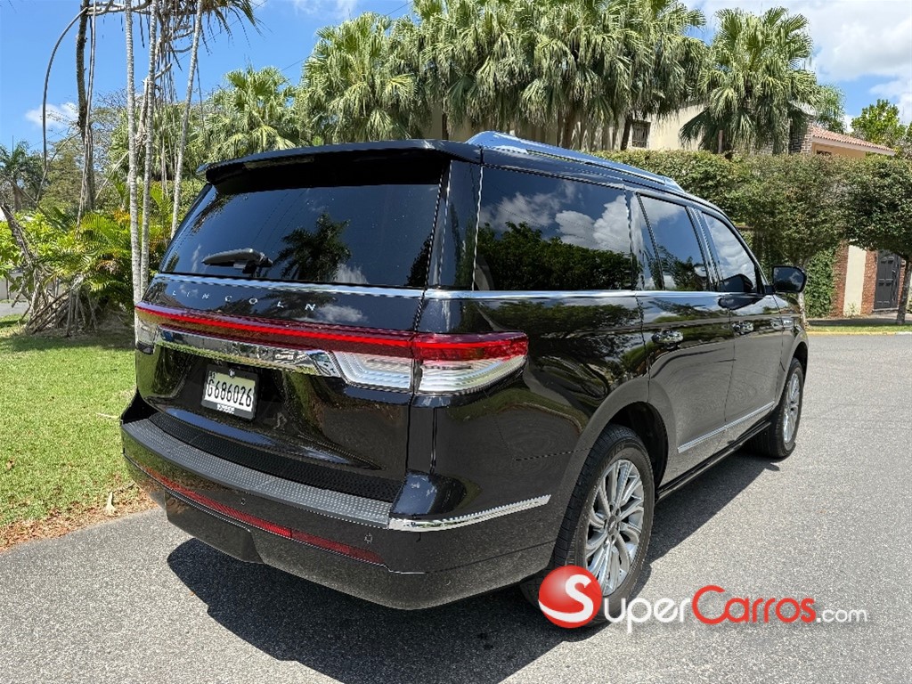 2023 Lincoln Navigator — foto 6 / 10