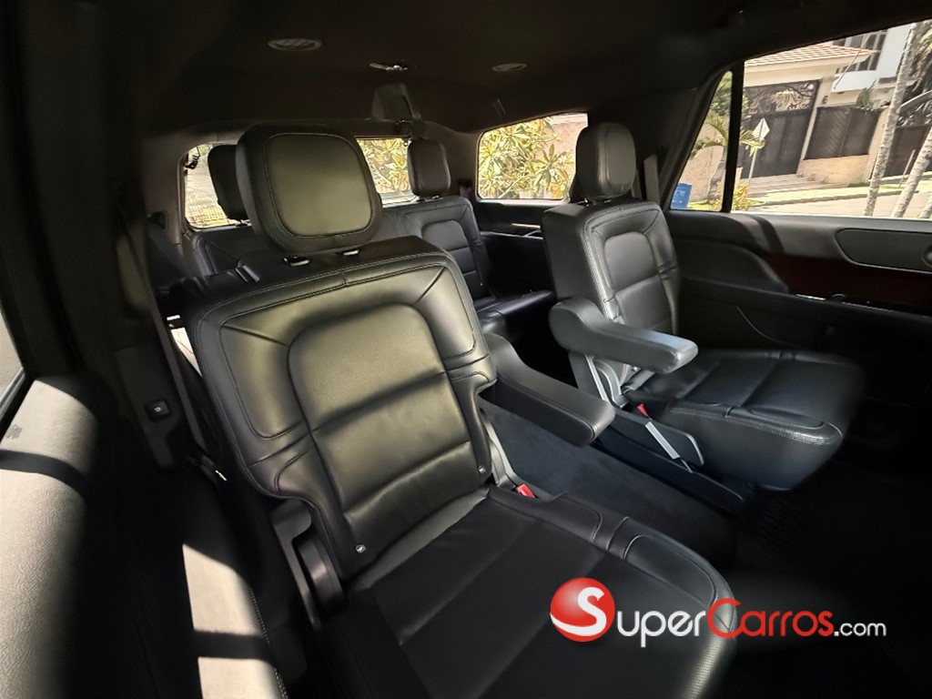2023 Lincoln Navigator — foto 9 / 10