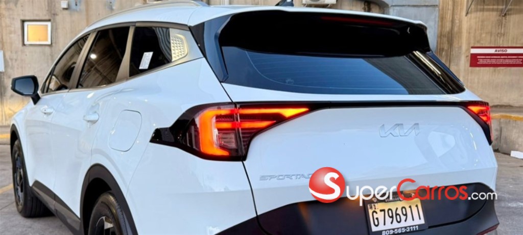 2026 Kia Sportage Sport — foto 2 / 9