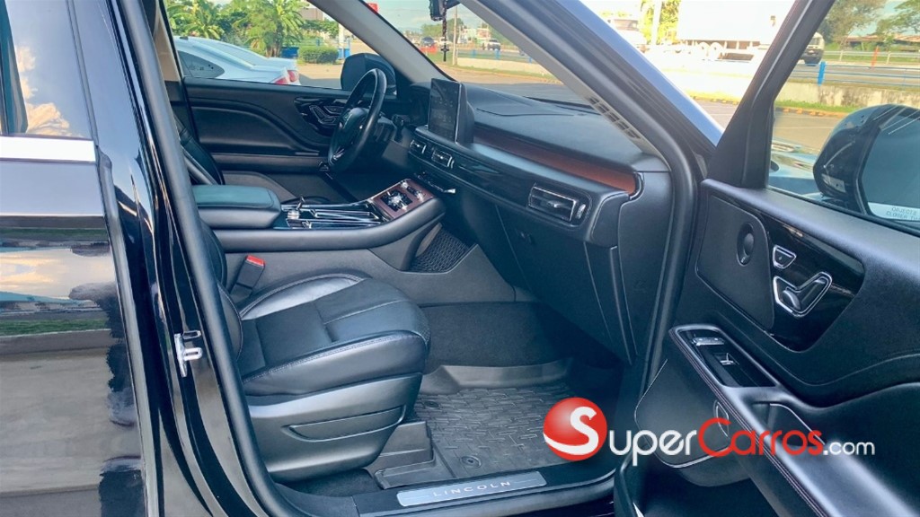 2020 Lincoln Aviator — foto 10 / 11