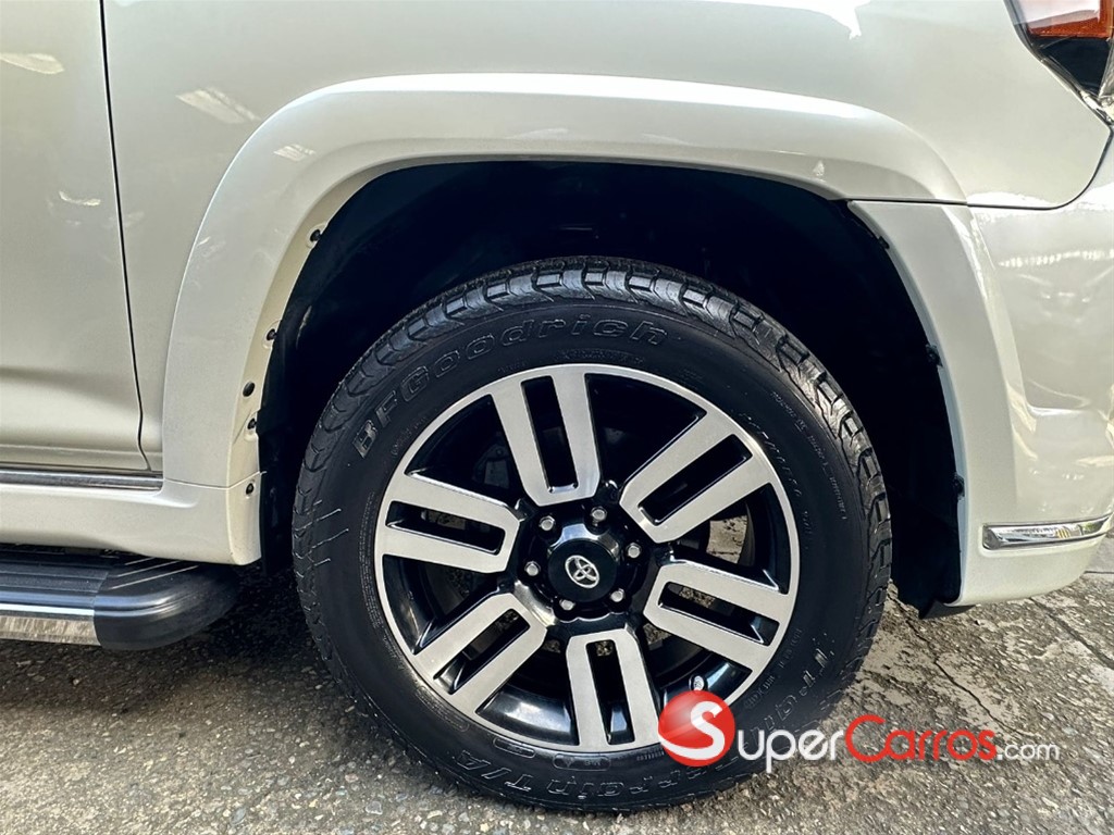 2020 Toyota 4 Runner Limited — foto 3 / 10