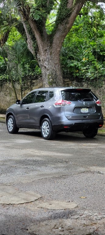 2016 Nissan Rogue — foto 2 / 10