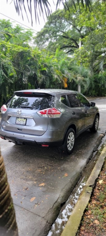 2016 Nissan Rogue — foto 5 / 10