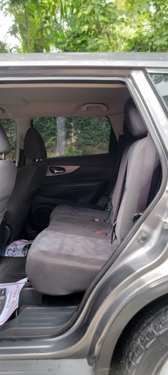 2016 Nissan Rogue — foto 7 / 10