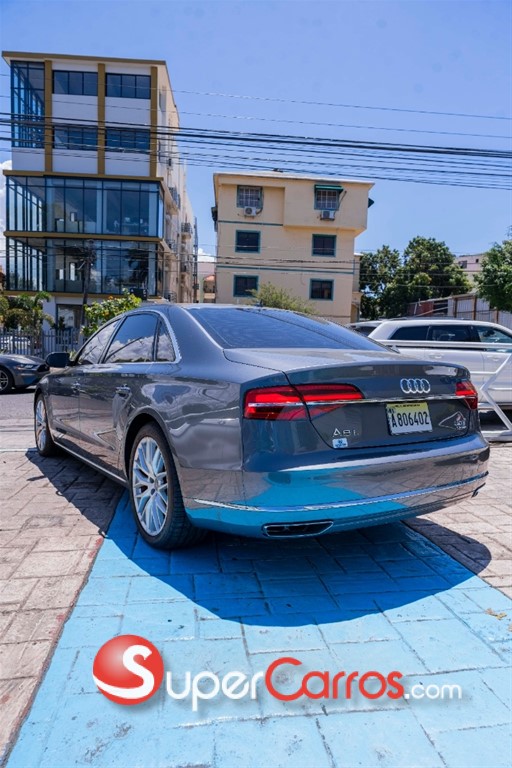 2017 Audi A8 L Quattro — foto 10 / 10