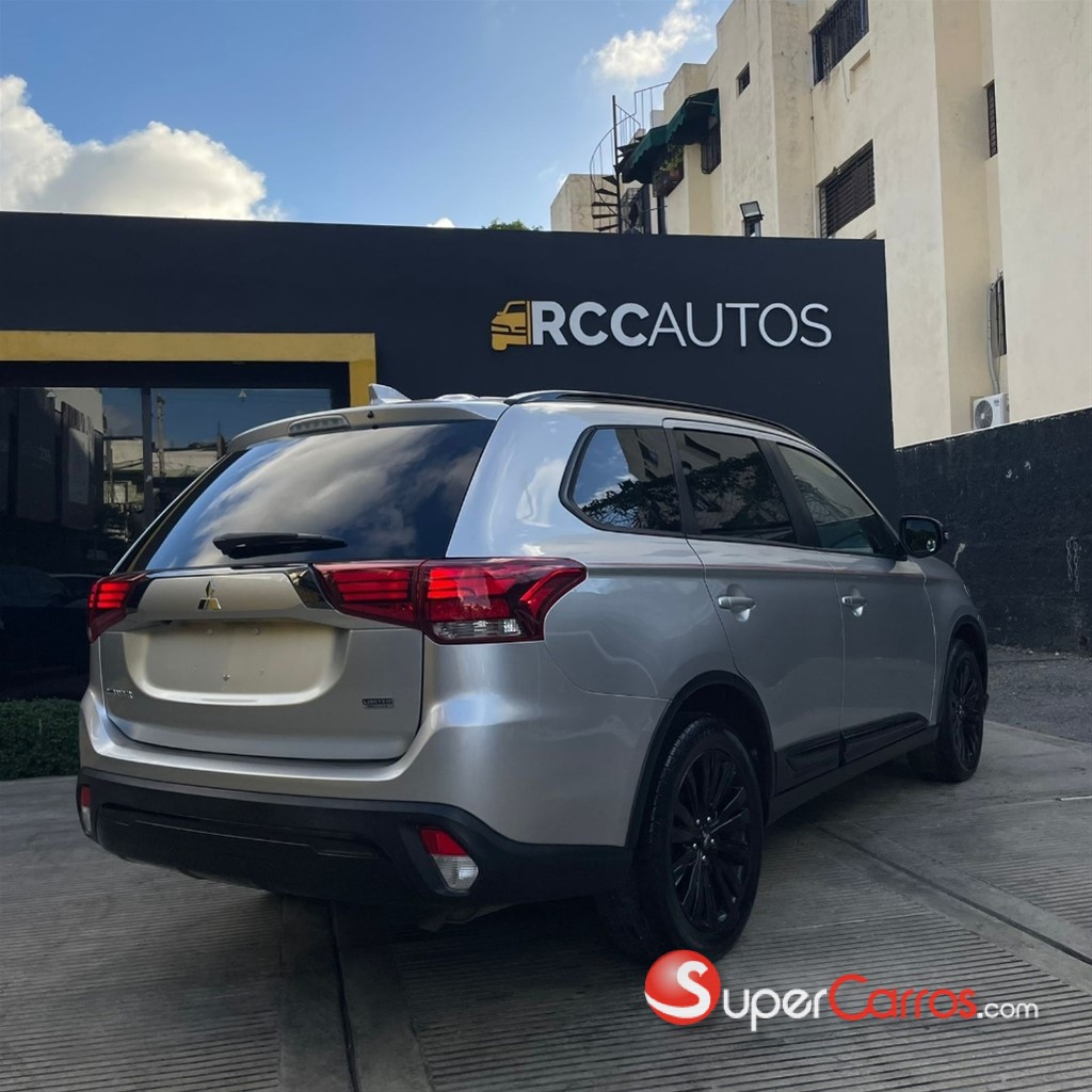 2020 Mitsubishi Motors Outlander Limited — foto 10 / 12