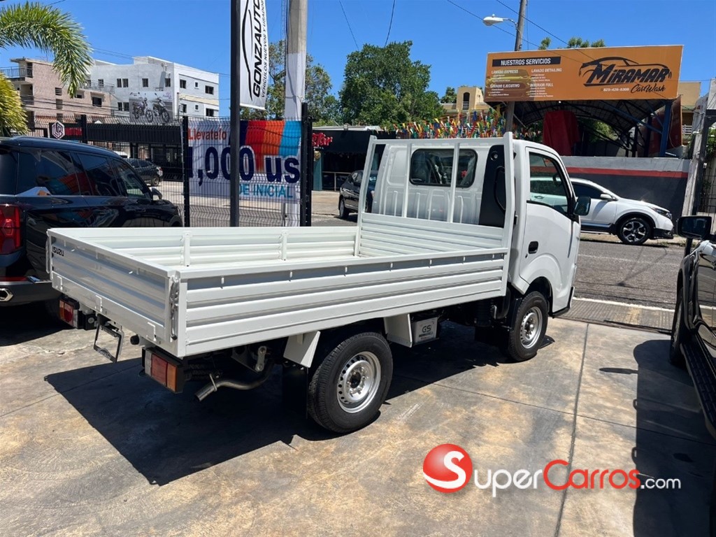 2027 Isuzu Traviz — foto 3 / 7