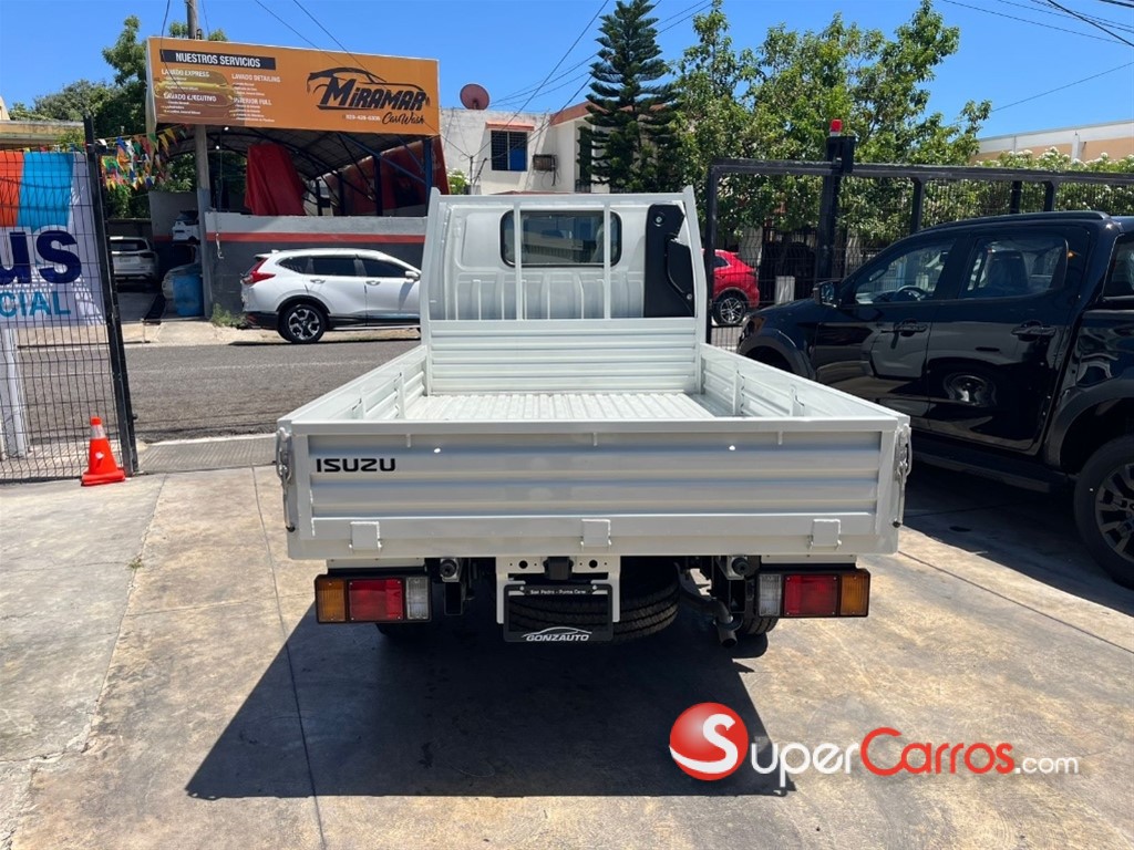 2027 Isuzu Traviz — foto 4 / 7