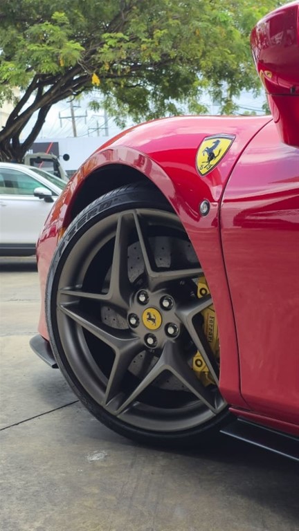 2022 Ferrari F8 Tributo — foto 7 / 12
