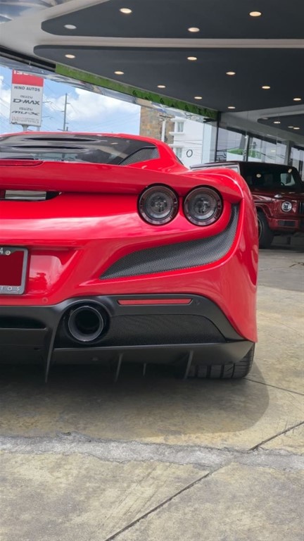 2022 Ferrari F8 Tributo — foto 8 / 12