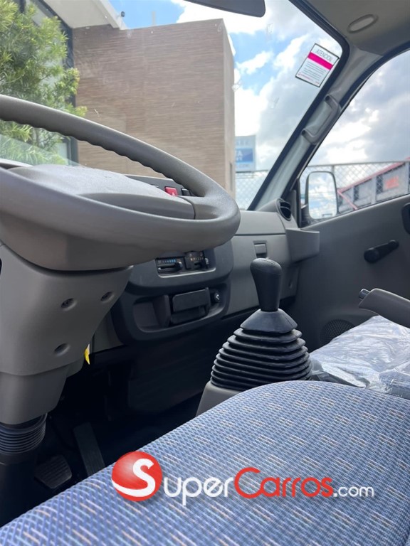2027 Isuzu Traviz 10 Pies — foto 5 / 10