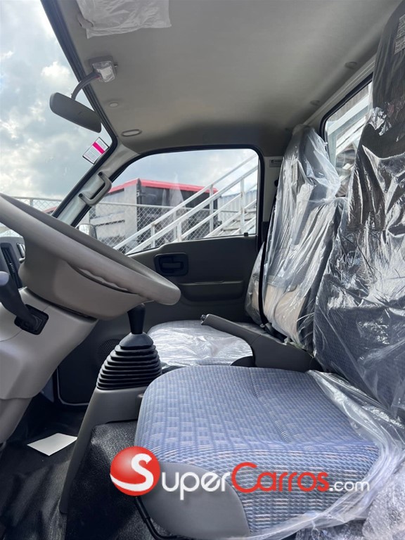 2027 Isuzu Traviz 10 Pies — foto 6 / 10