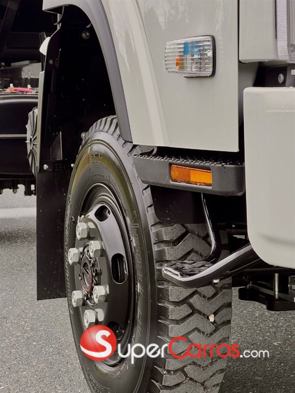 2027 Isuzu Volteo 4X4 — foto 8 / 12