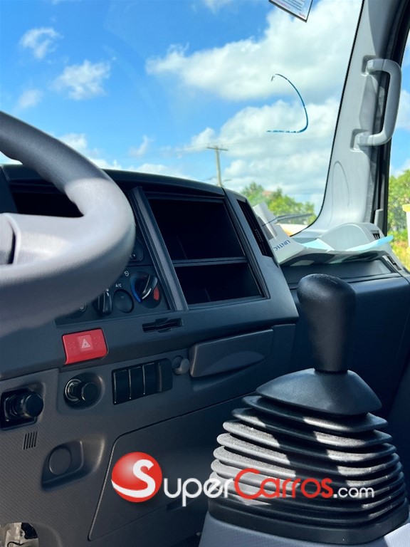 2027 Isuzu NPR 18 Pies — foto 6 / 12