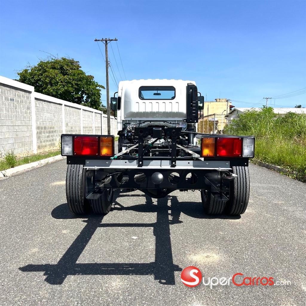 2027 Isuzu NPR 18 Pies — foto 10 / 12