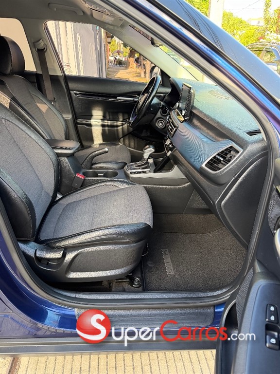 2021 Kia Seltos — foto 8 / 10