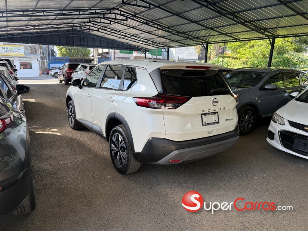 2023 Nissan Rogue SV — foto 4 / 10
