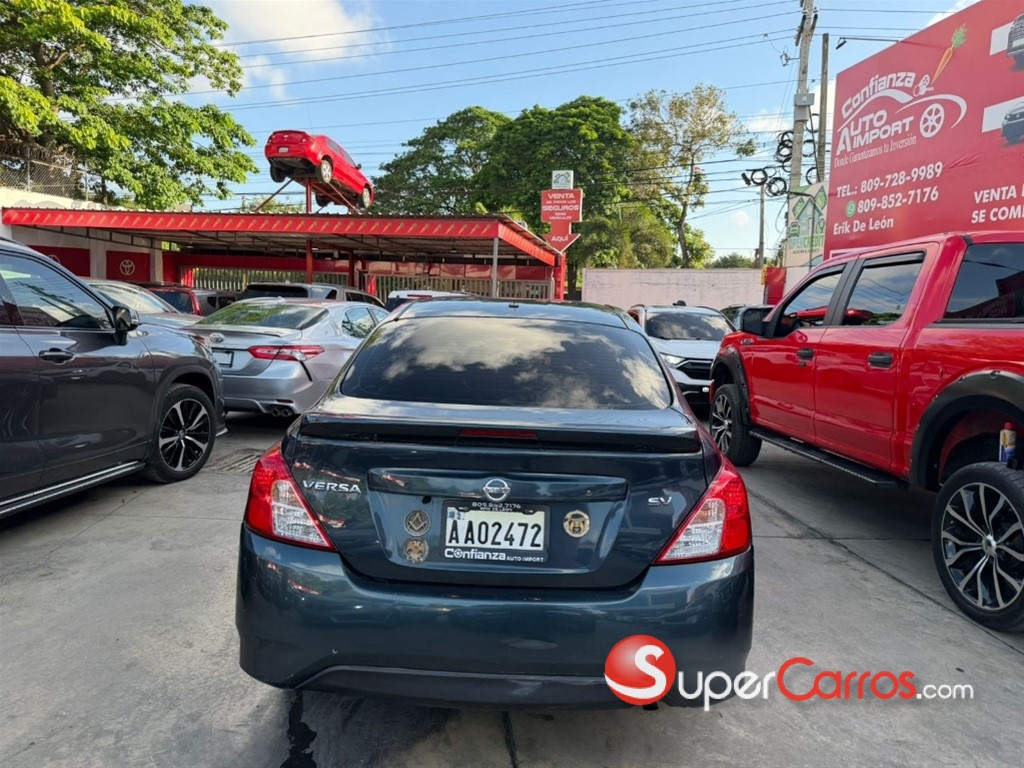 2017 Nissan Versa — foto 5 / 10