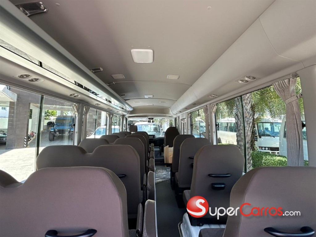 2027 Toyota Coaster — foto 3 / 11