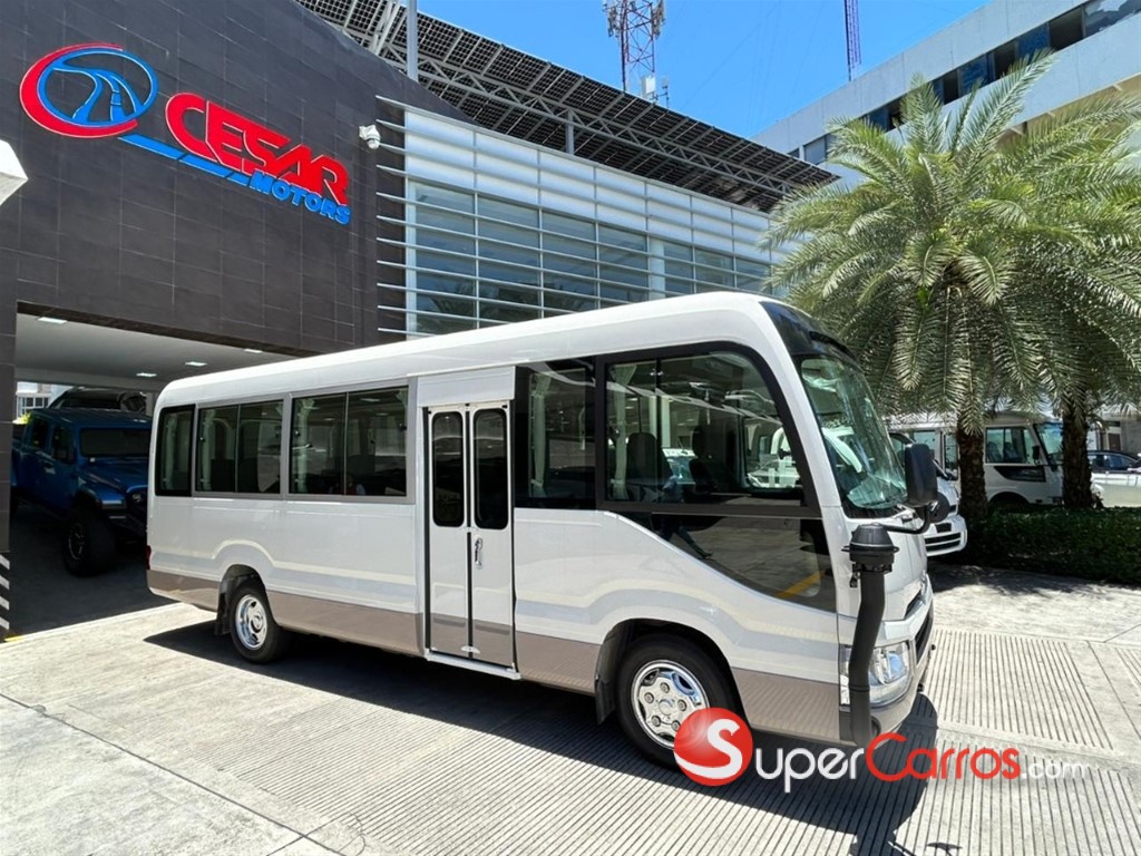 2027 Toyota Coaster — foto 5 / 11