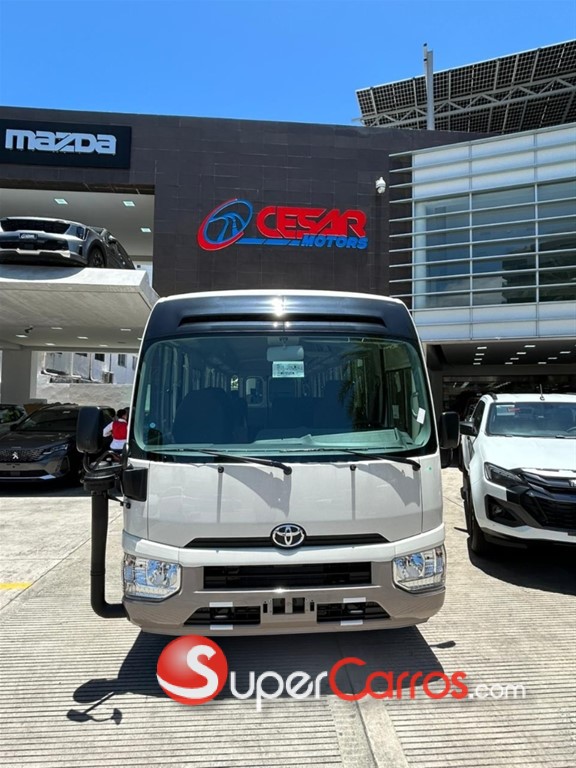 2027 Toyota Coaster — foto 8 / 11