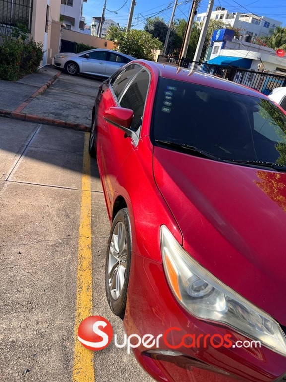 2016 Toyota Camry SE — foto 2 / 9