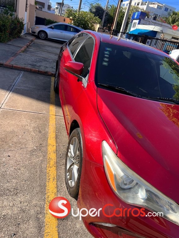 2016 Toyota Camry SE — foto 4 / 9