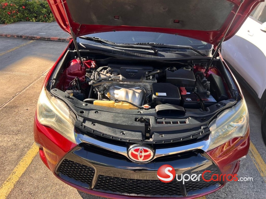 2016 Toyota Camry SE — foto 6 / 9