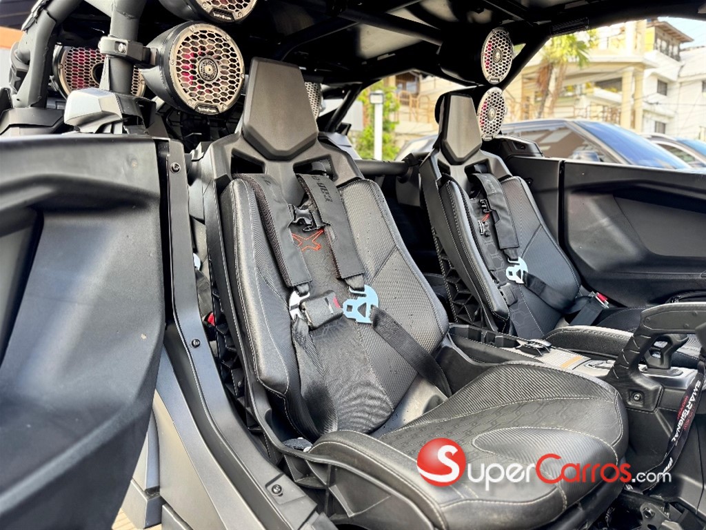 2025 Can Am Maverick R XRS — foto 8 / 12