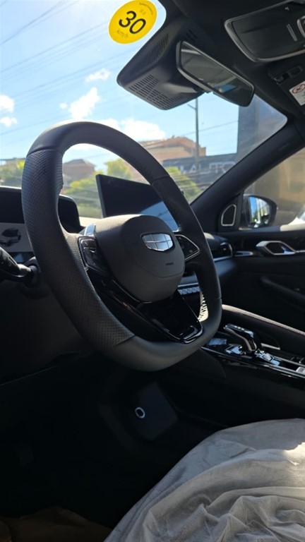 2027 Geely COOLRAY Million — foto 3 / 12